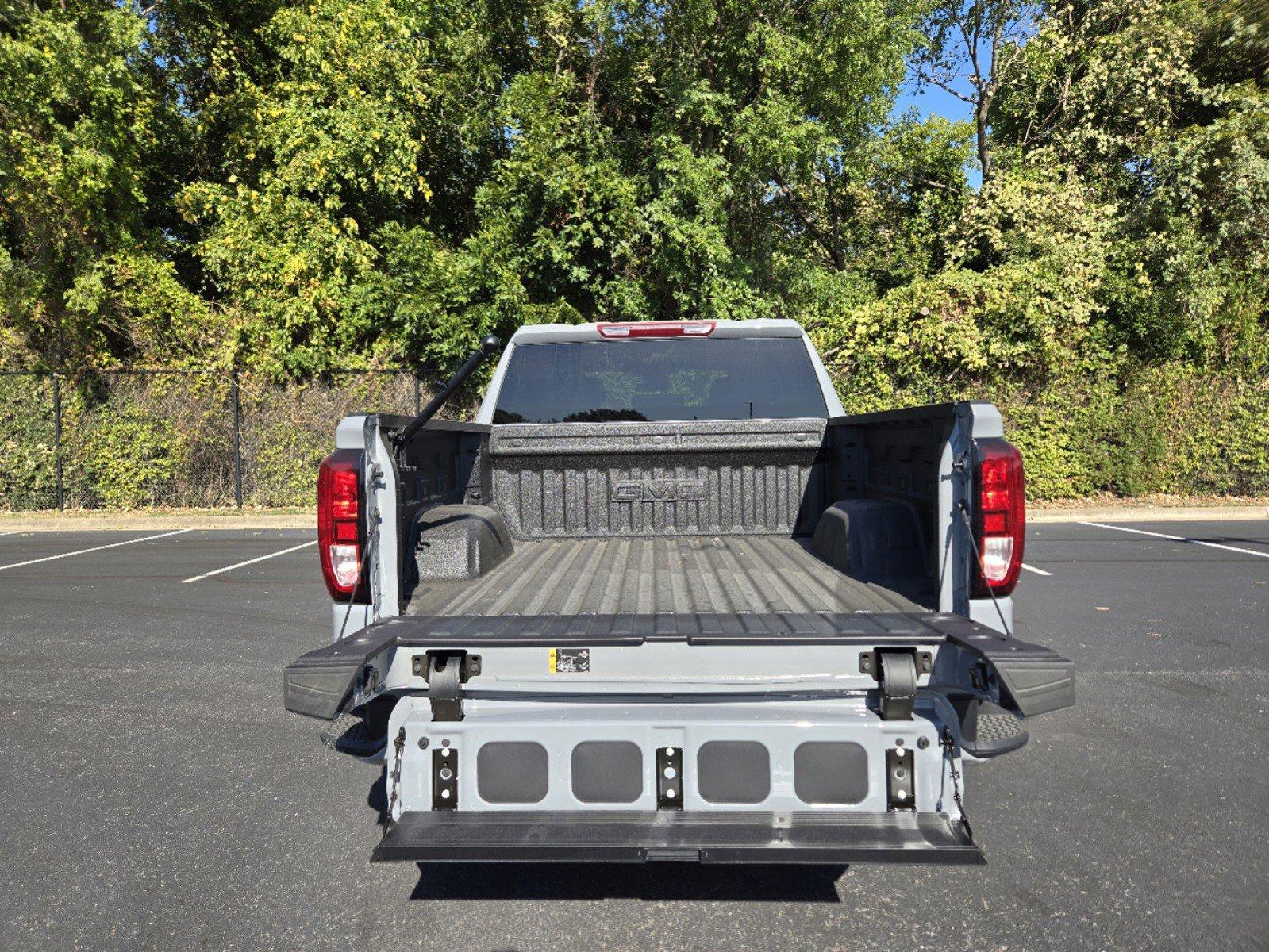 2024 GMC Sierra 1500 Vehicle Photo in DALLAS, TX 75209-3016