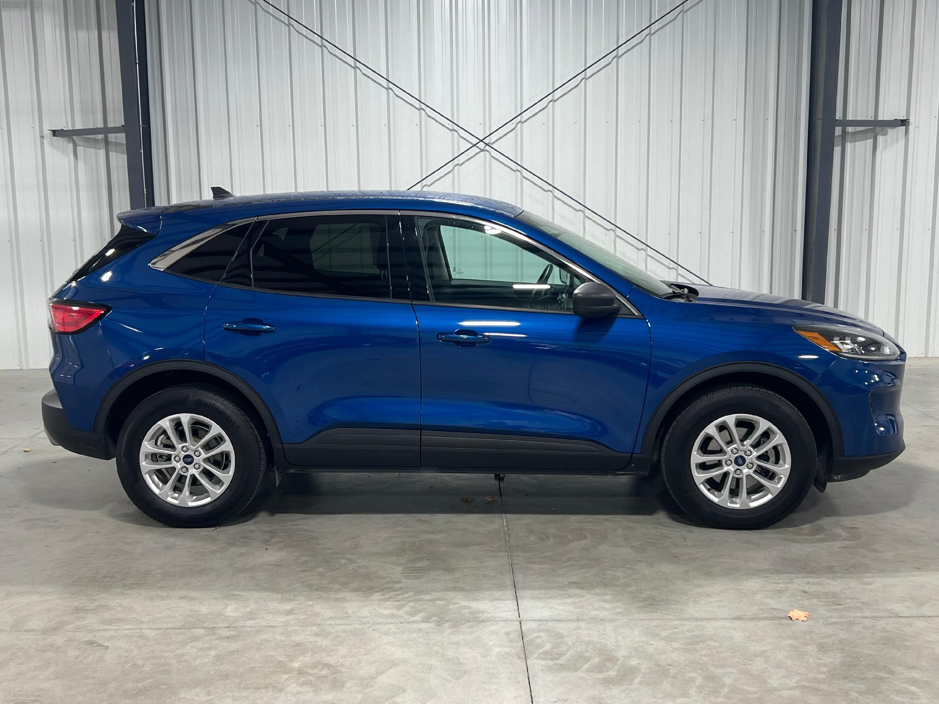 Used 2022 Ford Escape SE with VIN 1FMCU9G63NUB22377 for sale in Kansas City