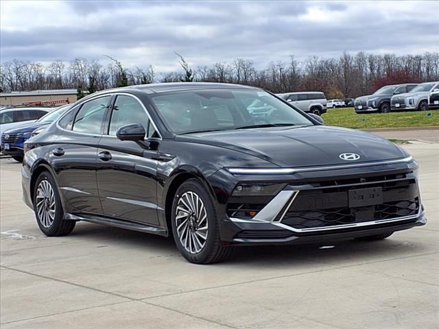 2025 Hyundai SONATA Hybrid Vehicle Photo in Peoria, IL 61615