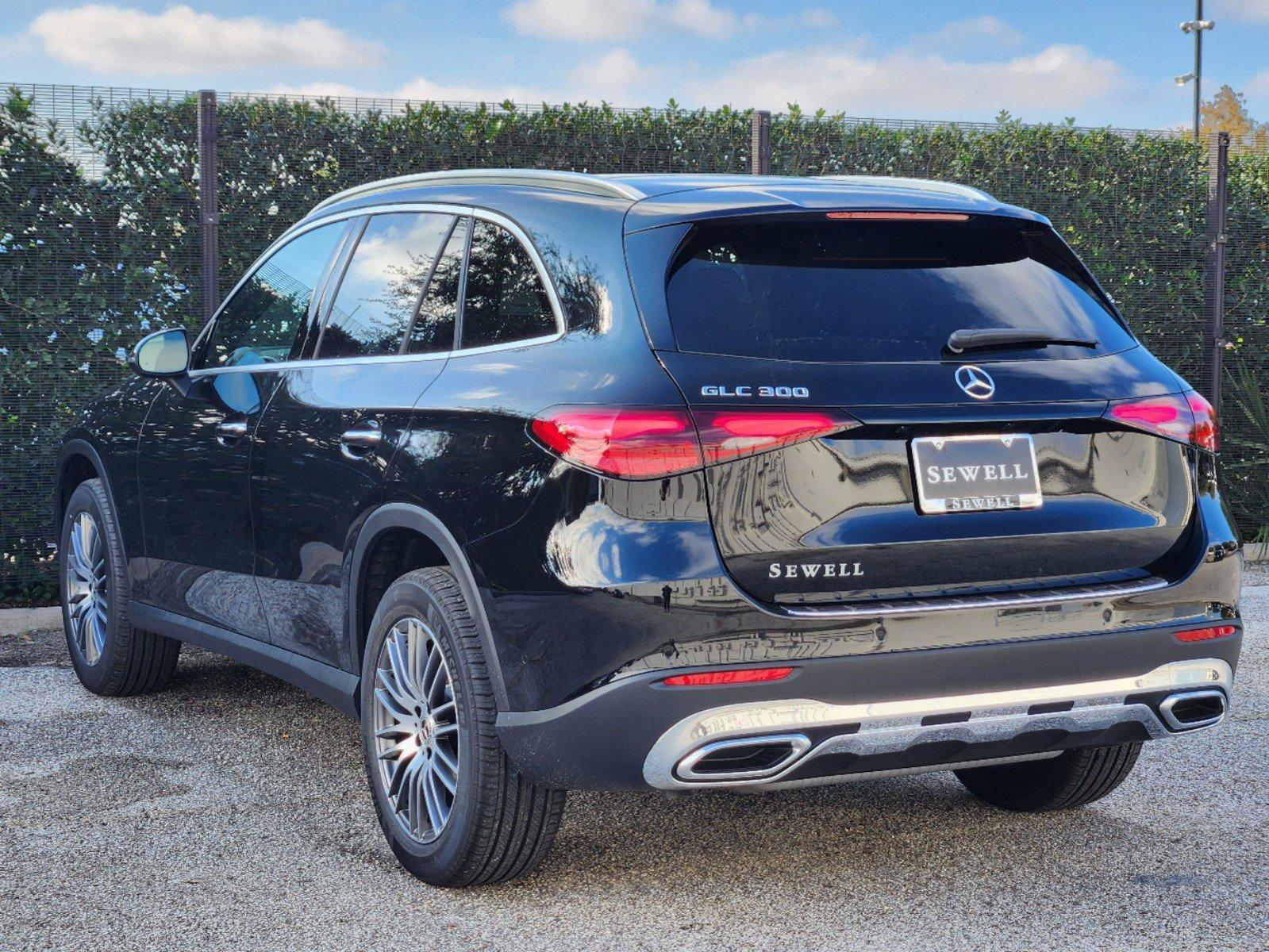 2025 Mercedes-Benz GLC Vehicle Photo in HOUSTON, TX 77079