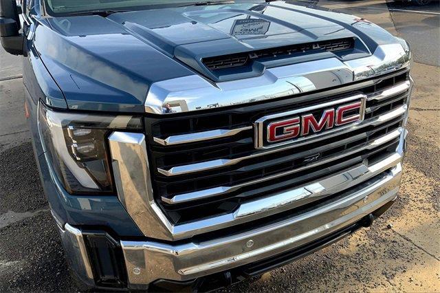 2024 GMC Sierra 3500 HD Vehicle Photo in TOPEKA, KS 66609-0000