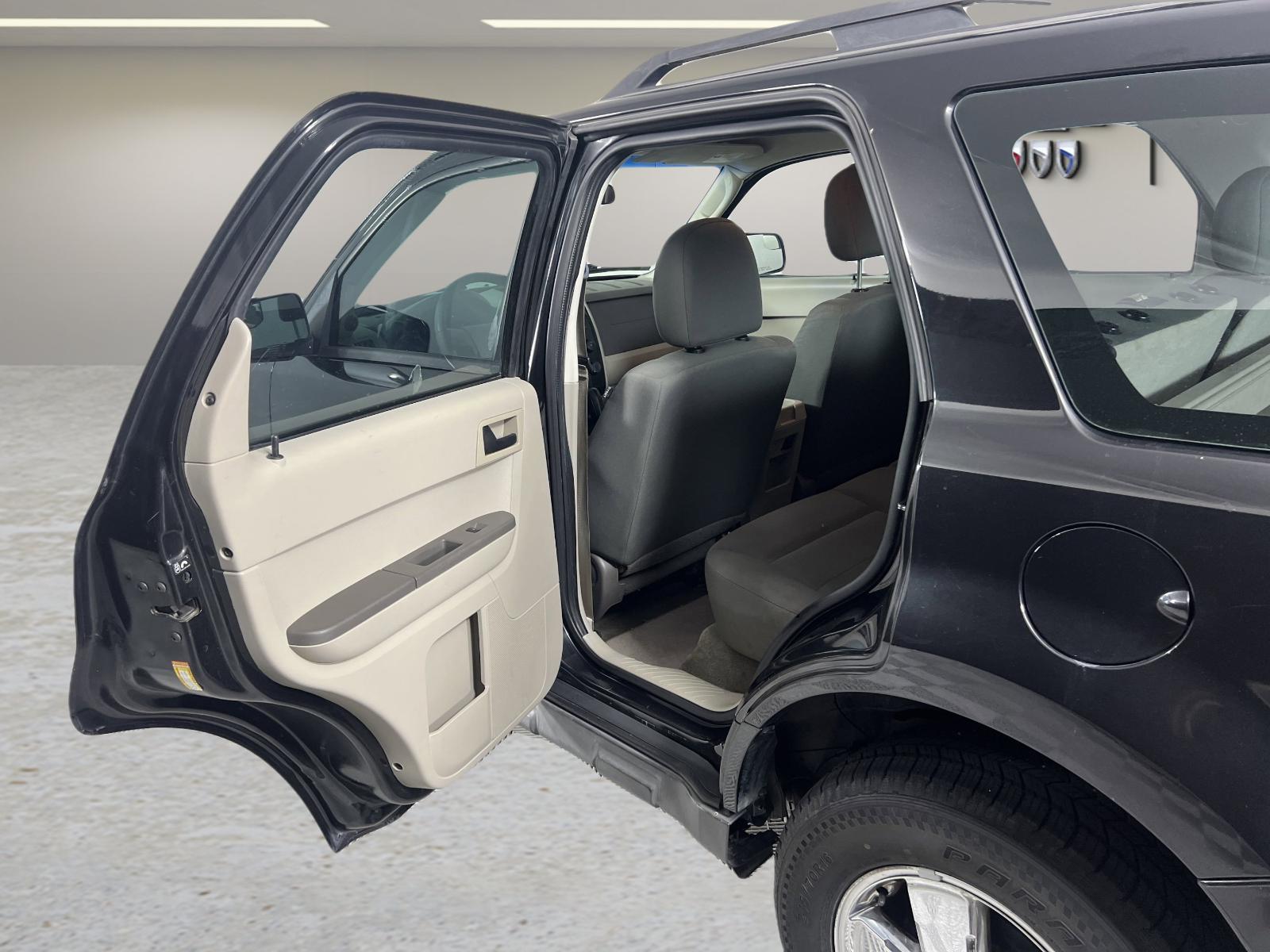 2011 Ford Escape Vehicle Photo in GEORGETOWN, TX 78626-7508