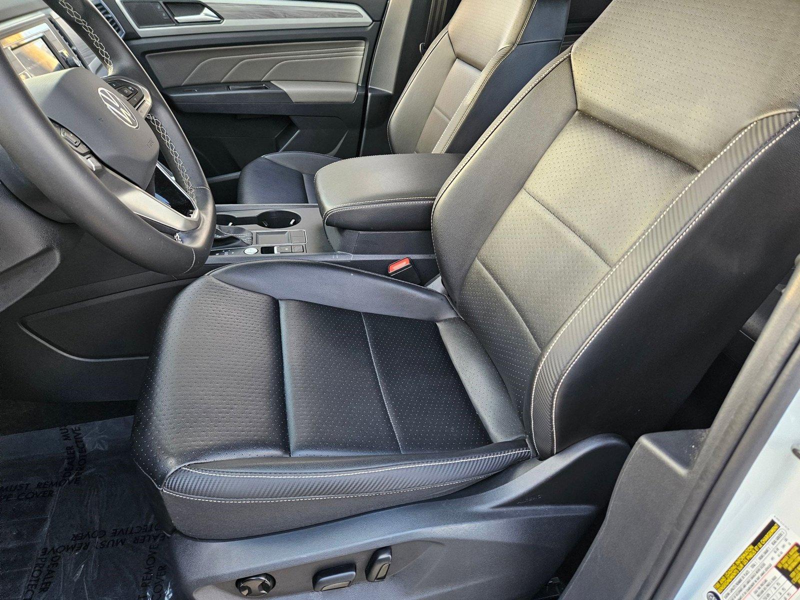 2022 Volkswagen Atlas Cross Sport Vehicle Photo in Pembroke Pines , FL 33027