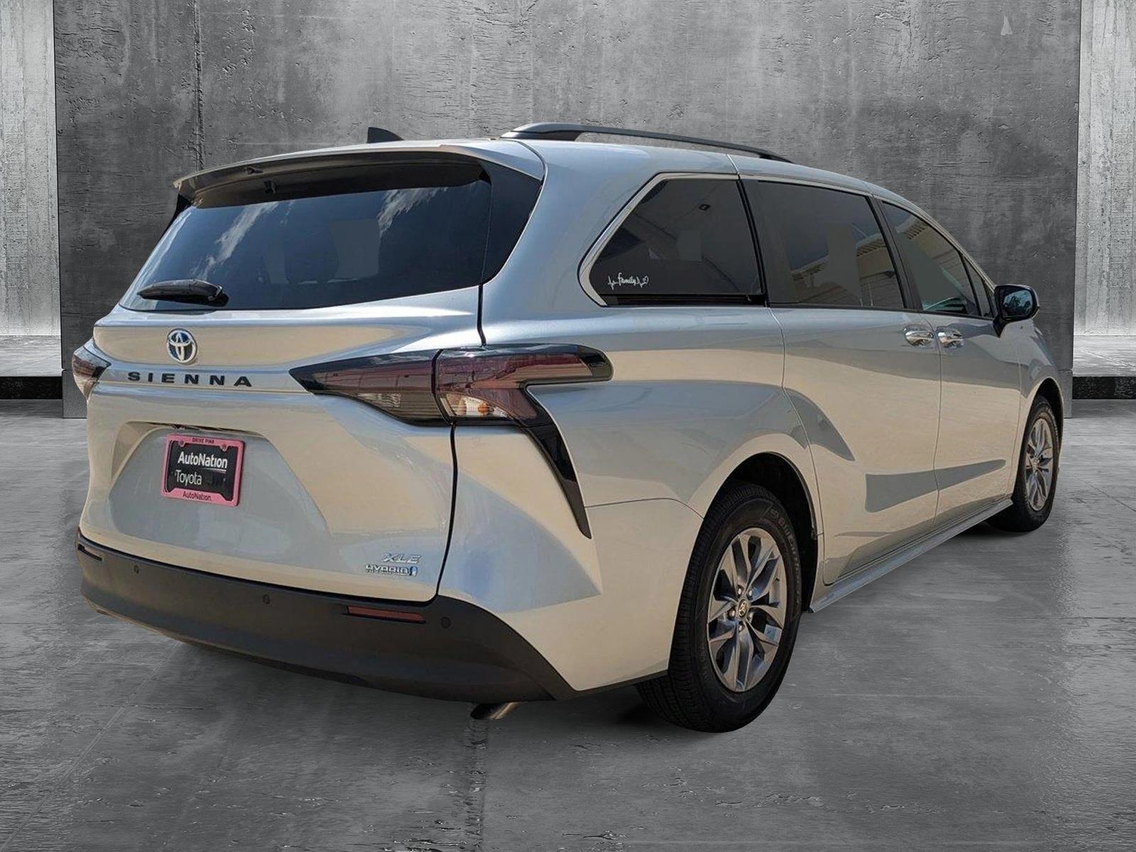 2023 Toyota Sienna Vehicle Photo in Winter Park, FL 32792