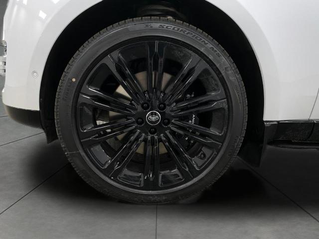 2025 Range Rover Vehicle Photo in Appleton, WI 54913