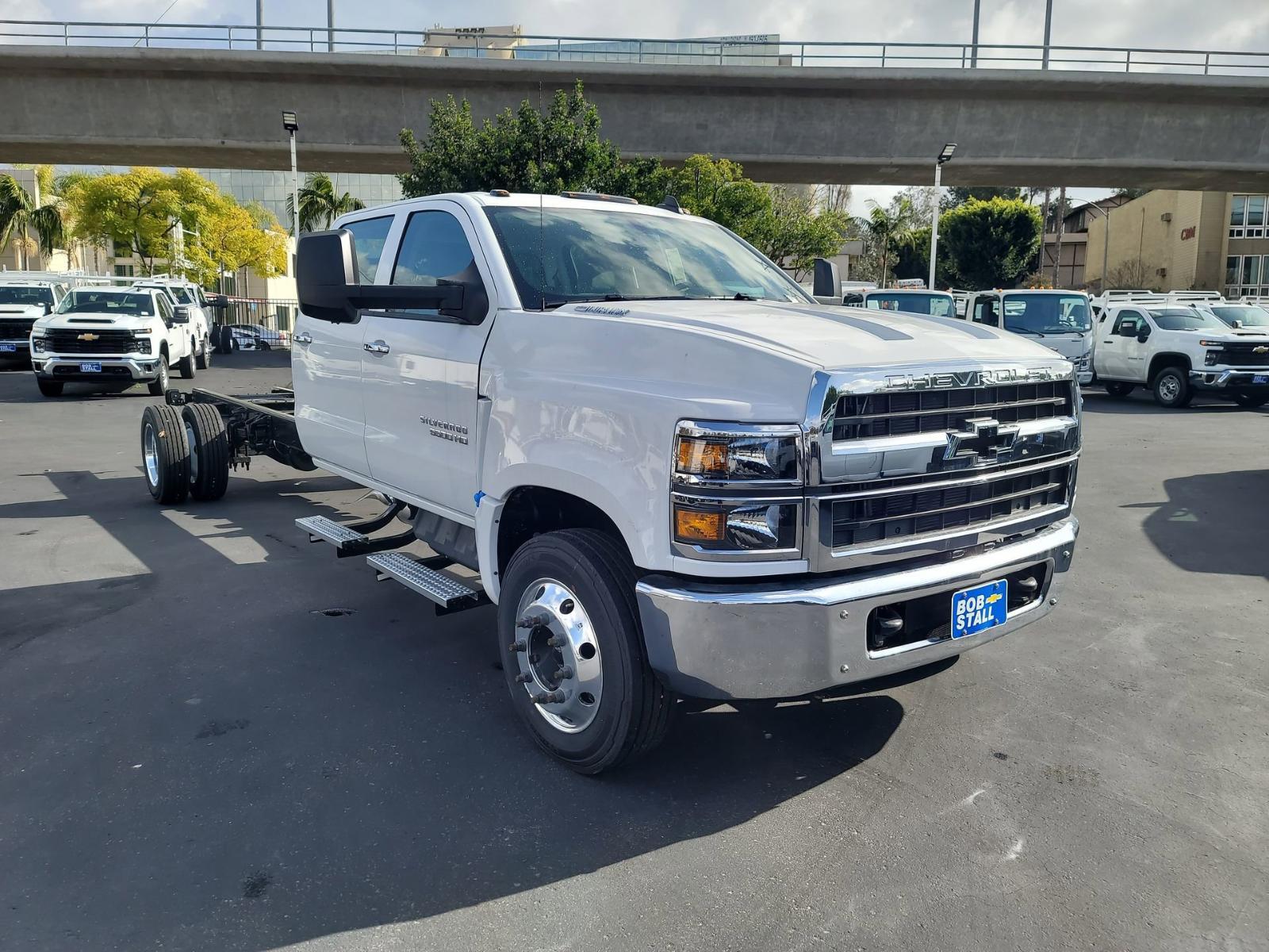 2023 Chevrolet Silverado Chassis Cab Vehicle Photo in LA MESA, CA 91942-8211