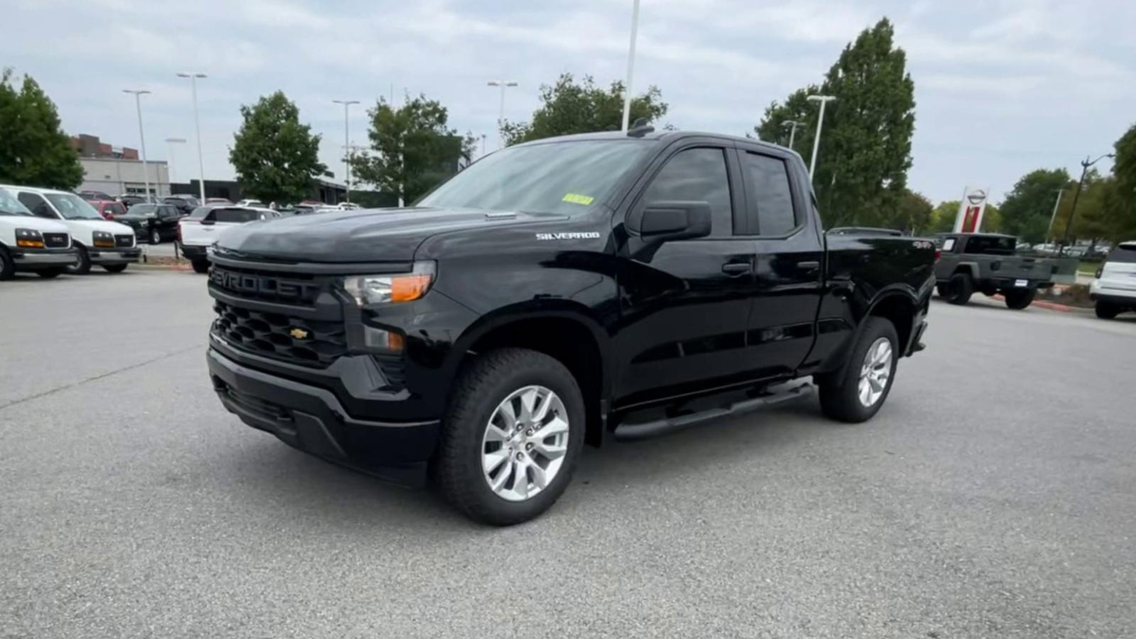 2024 Chevrolet Silverado 1500 Vehicle Photo in BENTONVILLE, AR 72712-4322