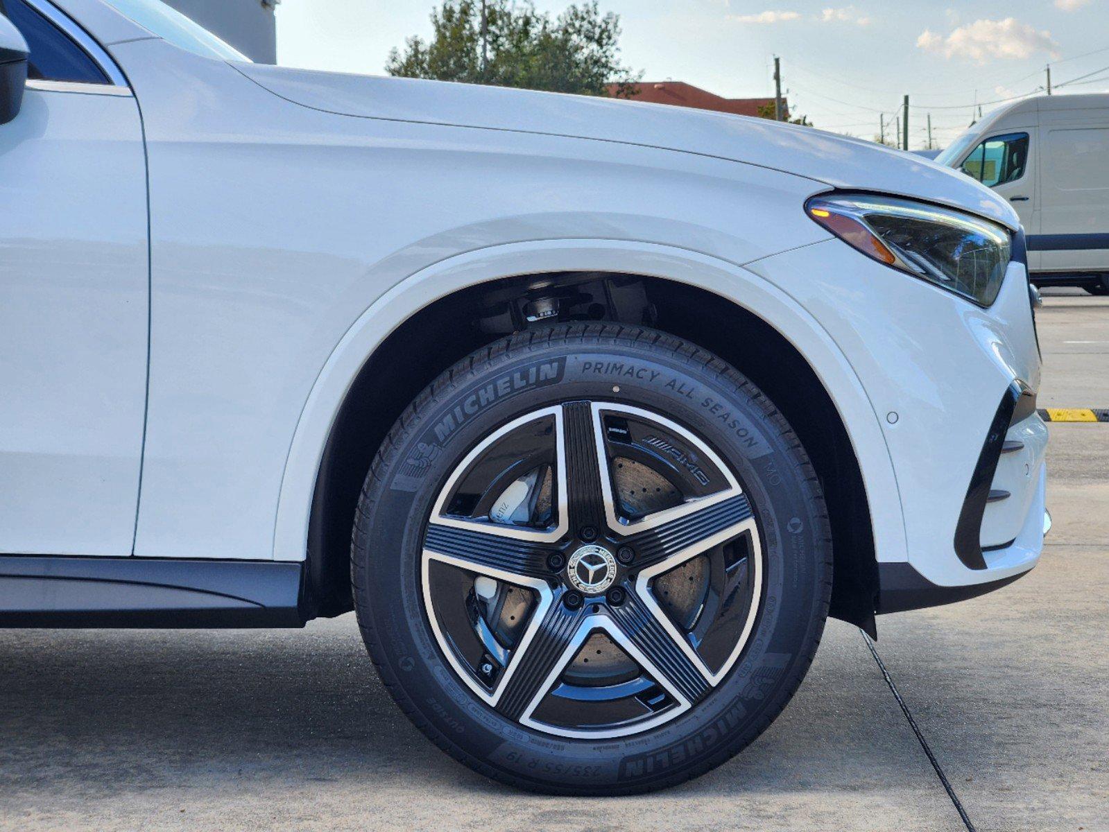 2025 Mercedes-Benz GLC Vehicle Photo in HOUSTON, TX 77079