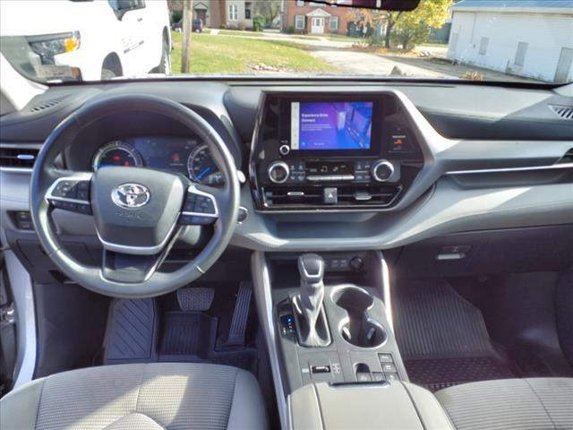 2023 Toyota HIGHLANDER Vehicle Photo in INDIANA, PA 15701-1897