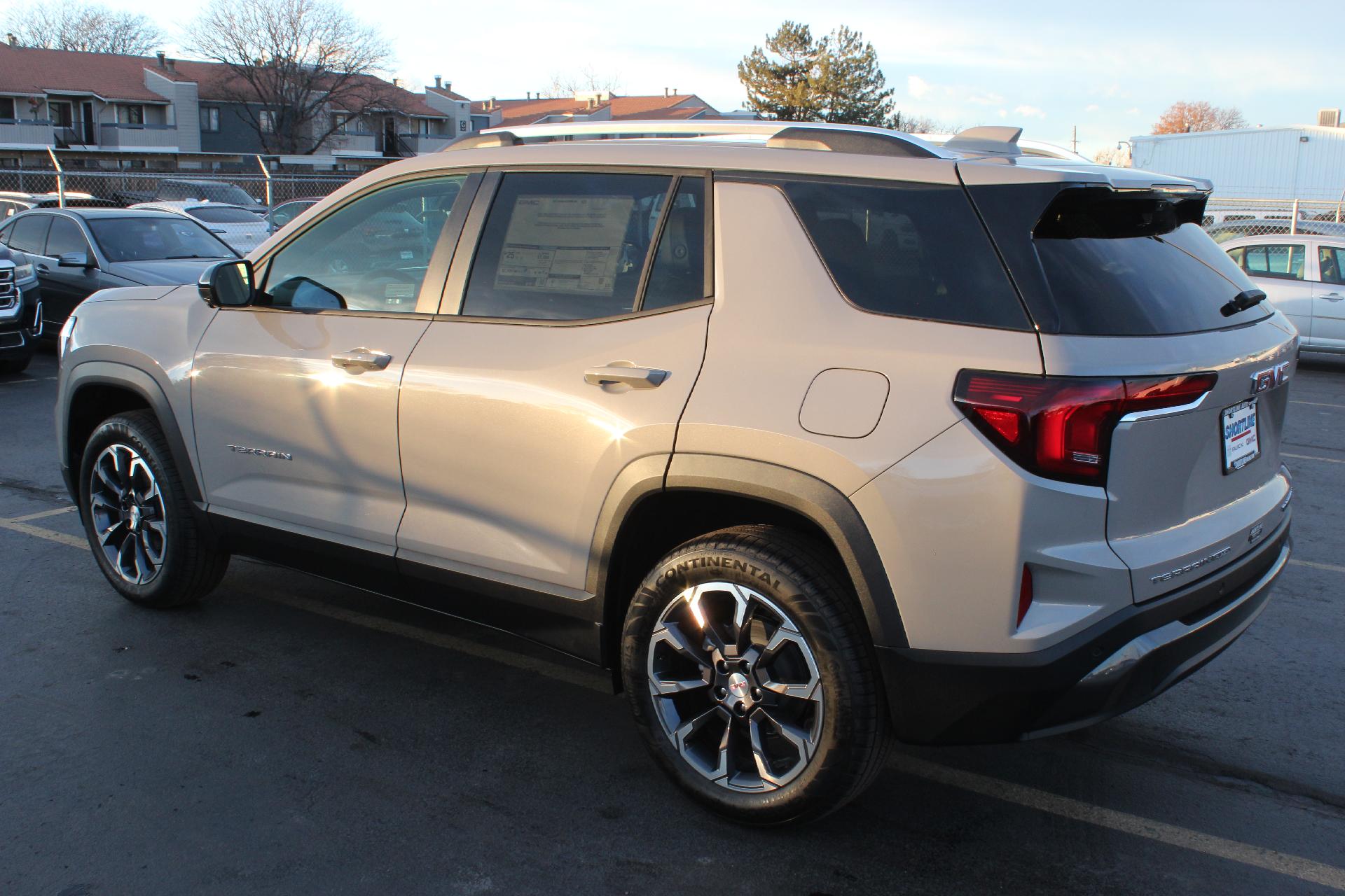 2025 GMC Terrain Vehicle Photo in AURORA, CO 80012-4011