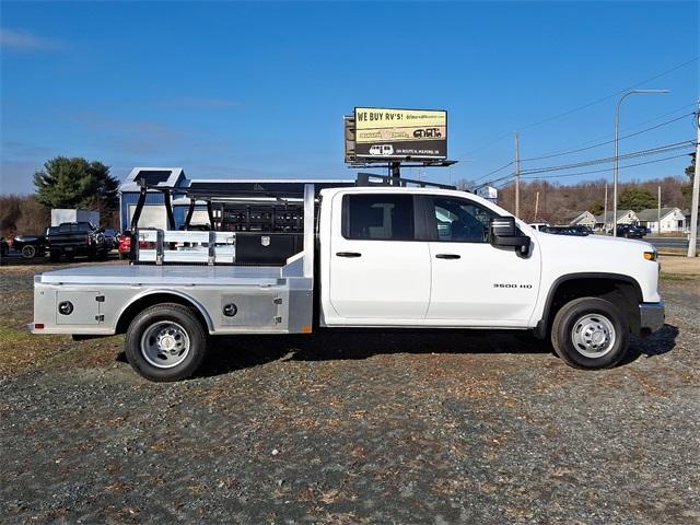 2024 Chevrolet Silverado 3500 HD Chassis Cab Vehicle Photo in MILFORD, DE 19963-6122