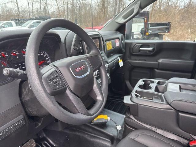 2025 GMC Sierra 3500 HD Chassis Cab Vehicle Photo in MEDINA, OH 44256-9631