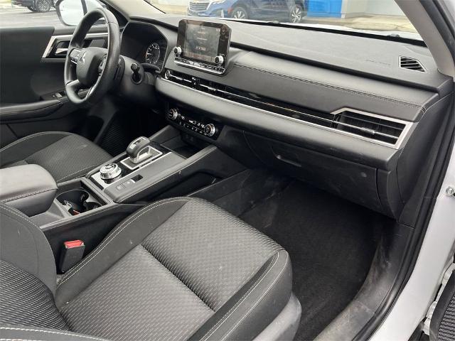 2022 Mitsubishi Outlander Vehicle Photo in TULLY, NY 13159-3159