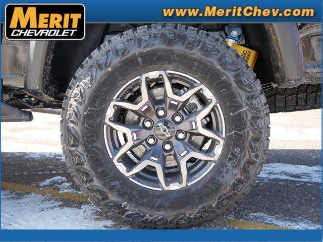 2025 Chevrolet Colorado Vehicle Photo in MAPLEWOOD, MN 55119-4794