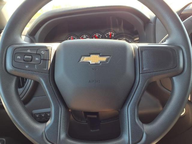 2025 Chevrolet Silverado 3500 HD Chassis Cab Vehicle Photo in EMPORIA, VA 23847-1235
