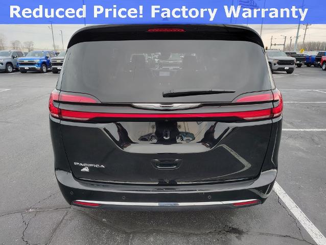 2024 Chrysler Pacifica Vehicle Photo in GREEN BAY, WI 54304-5303