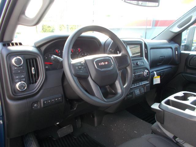 2025 GMC Sierra 3500HD Vehicle Photo in LOWELL, MA 01852-4336