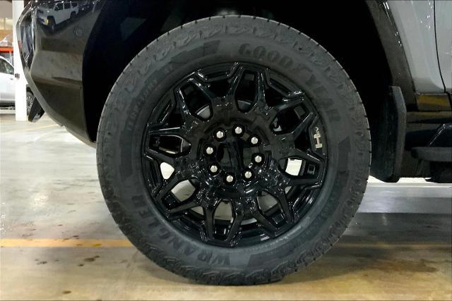 2025 GMC HUMMER EV SUV Vehicle Photo in KANSAS CITY, MO 64114-4545