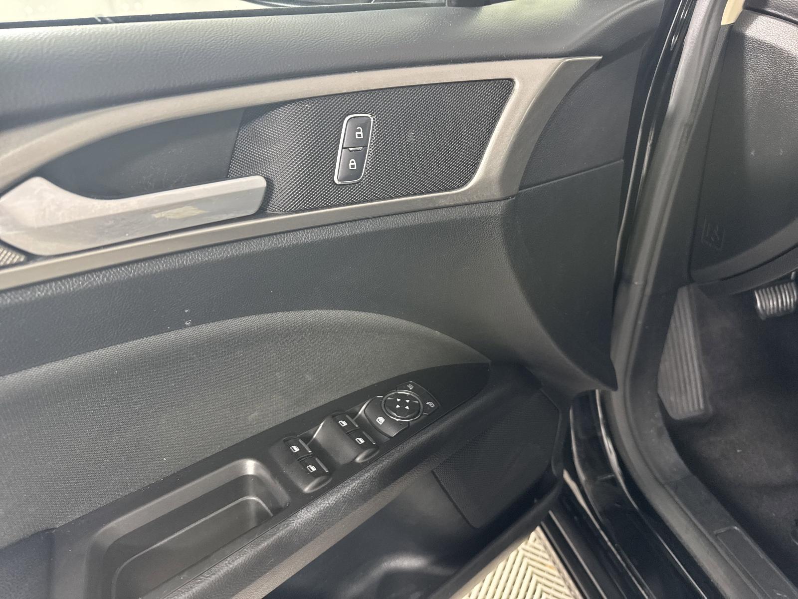 2017 Ford Fusion Vehicle Photo in GEORGETOWN, TX 78626-7508