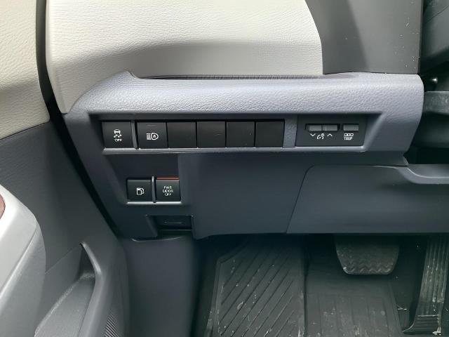 2023 Toyota Sienna Vehicle Photo in Oshkosh, WI 54904