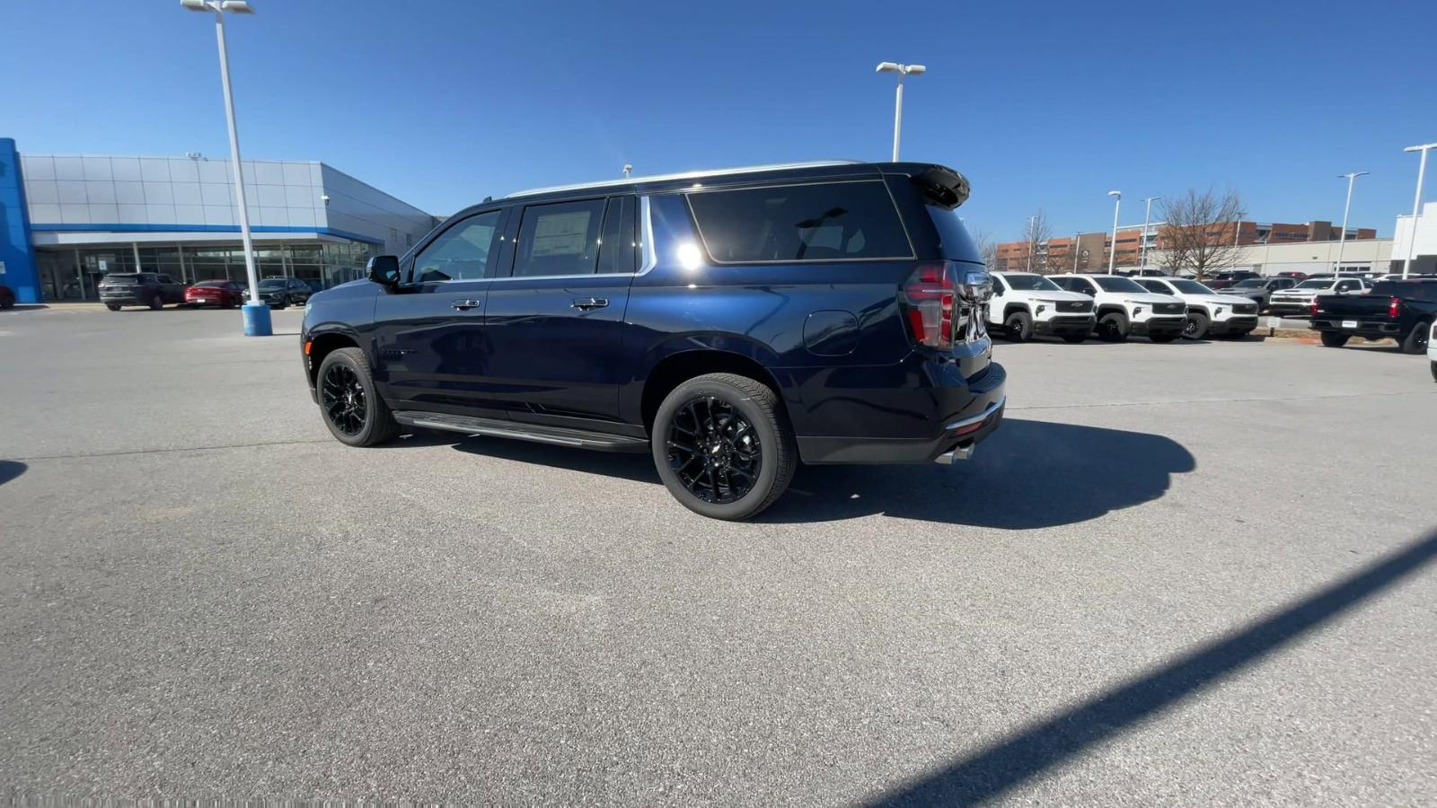 2024 Chevrolet Suburban Vehicle Photo in BENTONVILLE, AR 72712-4322