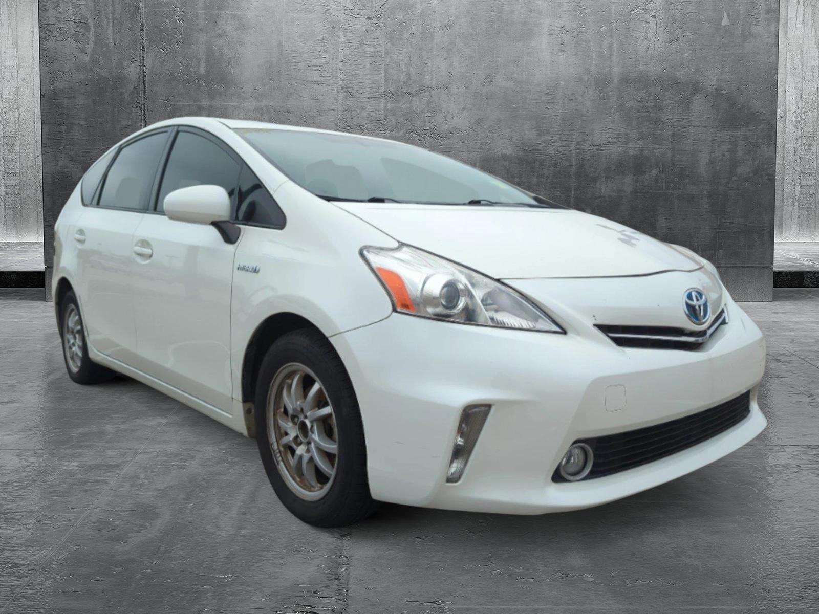 2013 Toyota Prius v Vehicle Photo in Memphis, TN 38125