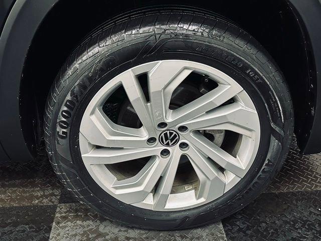 2021 Volkswagen Atlas Vehicle Photo in MEDINA, OH 44256-9631