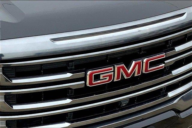 2023 GMC Acadia Vehicle Photo in TOPEKA, KS 66609-0000