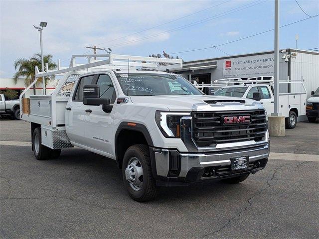 2025 GMC Sierra 3500 HD Chassis Cab Vehicle Photo in PASADENA, CA 91107-3803