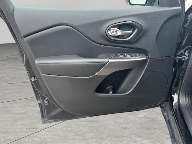 2019 Jeep Cherokee Vehicle Photo in Green Bay, WI 54304