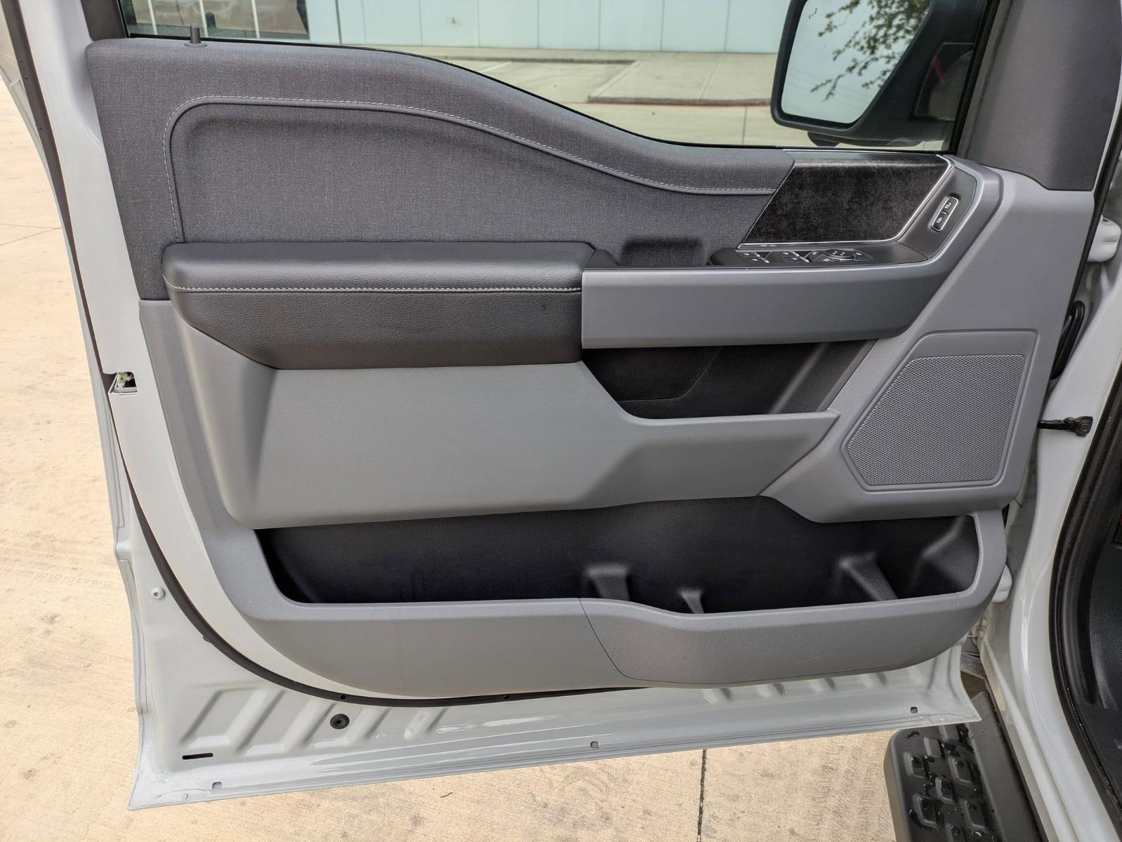 2023 Ford F-150 Lightning Vehicle Photo in SELMA, TX 78154-1460