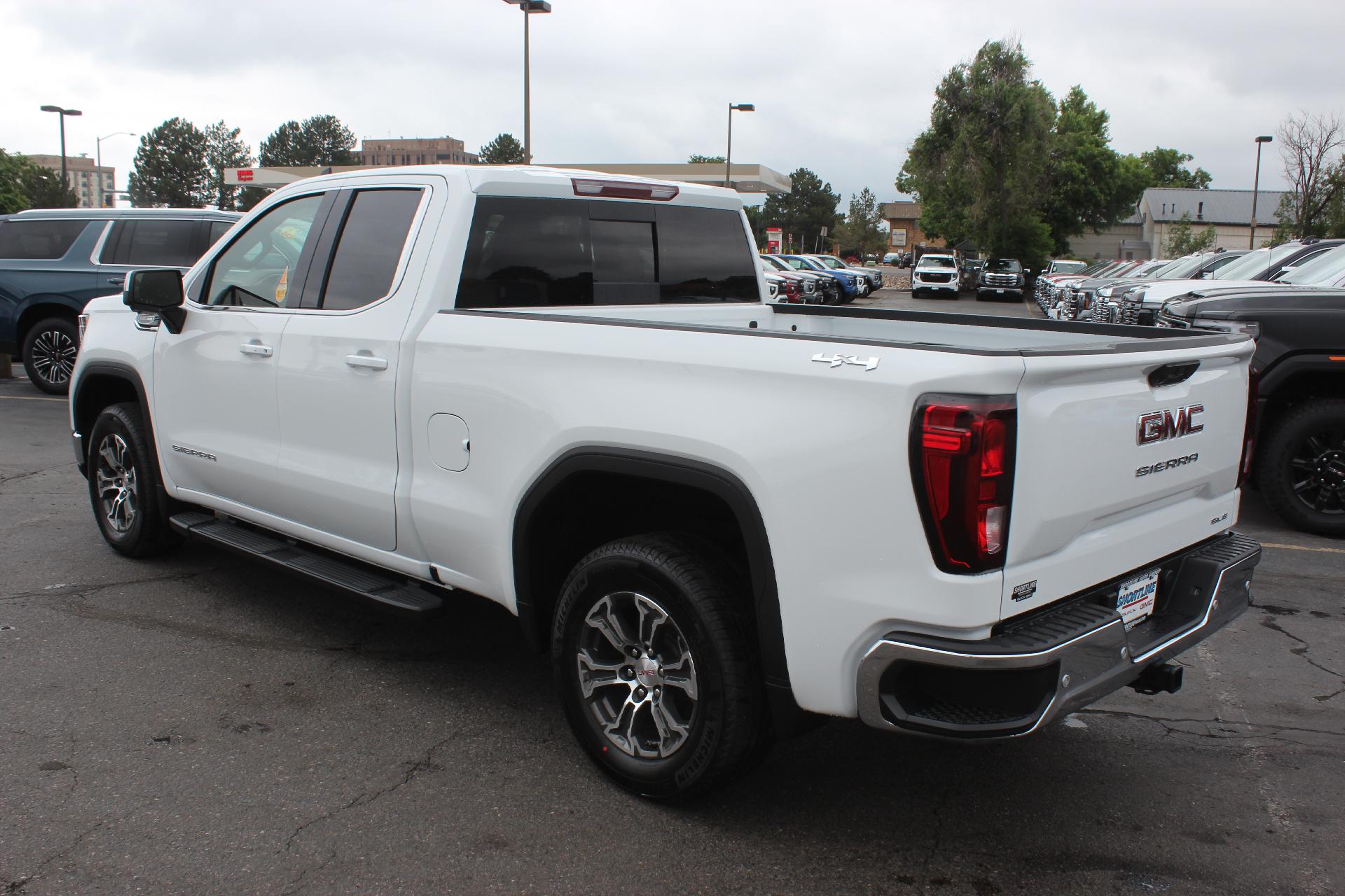 2025 GMC Sierra 1500 Vehicle Photo in AURORA, CO 80012-4011