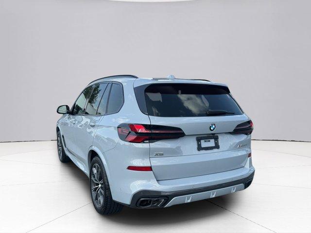 2025 BMW X5 M60i Vehicle Photo in LEOMINSTER, MA 01453-2952