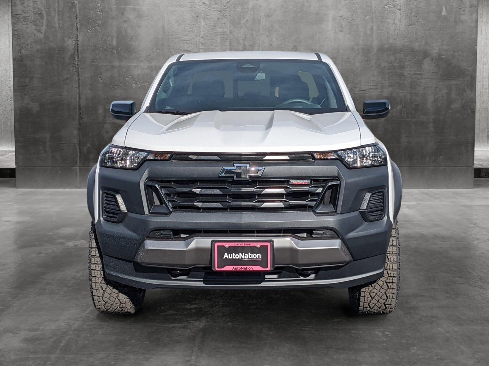 2024 Chevrolet Colorado Vehicle Photo in VALENCIA, CA 91355-1705