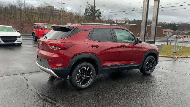 2022 Chevrolet Trailblazer Vehicle Photo in MOON TOWNSHIP, PA 15108-2571