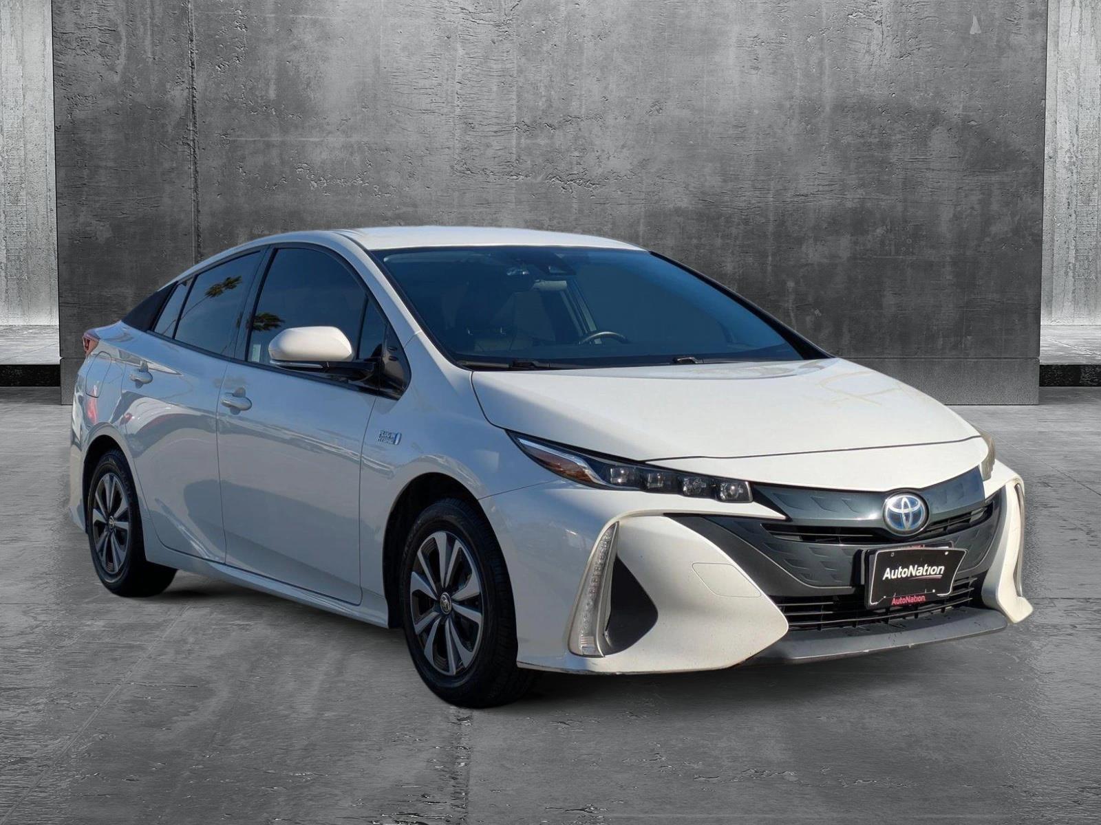 2017 Toyota Prius Prime Vehicle Photo in Tustin, CA 92782