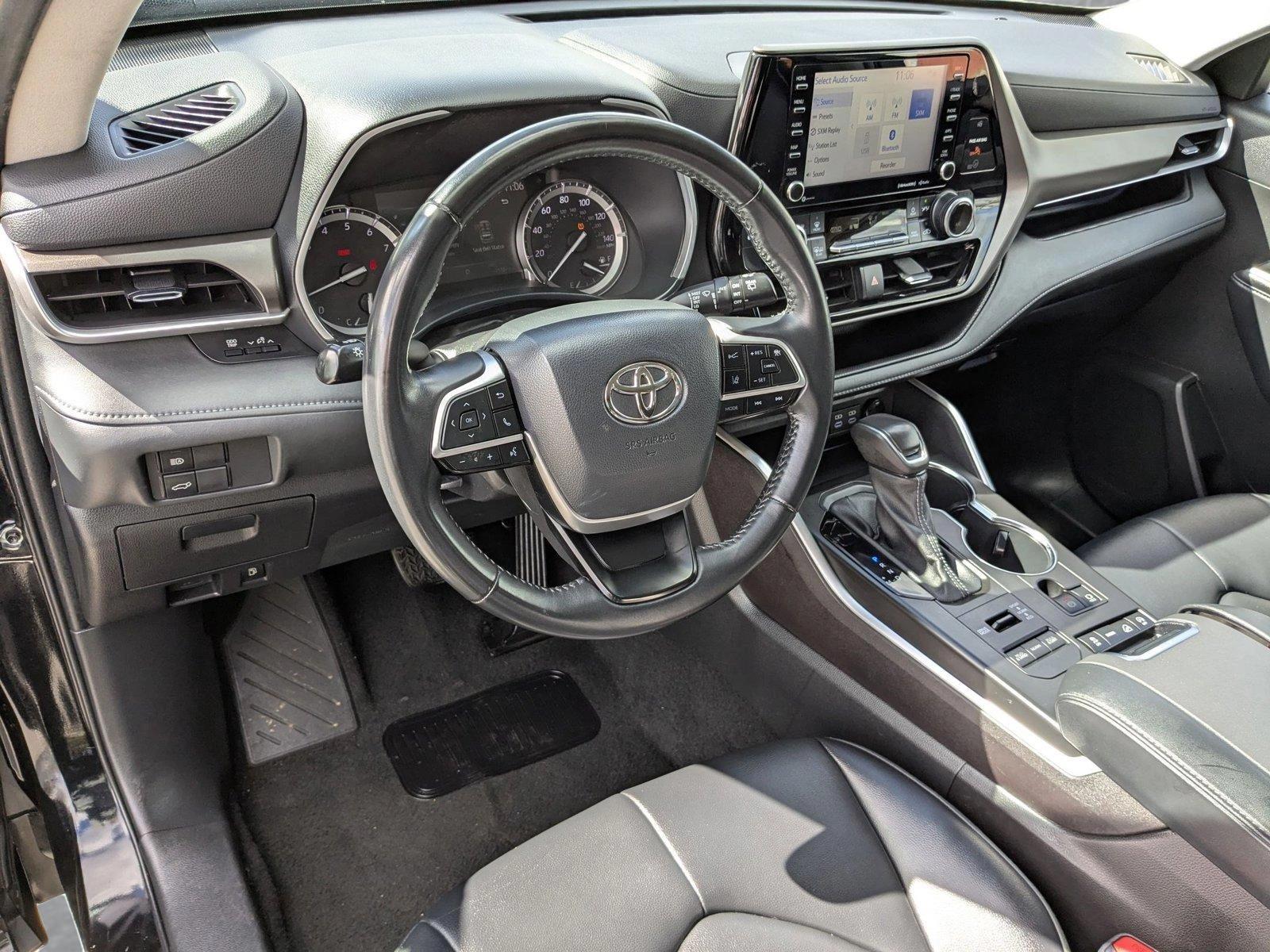 2022 Toyota Highlander Vehicle Photo in Spokane Valley, WA 99212