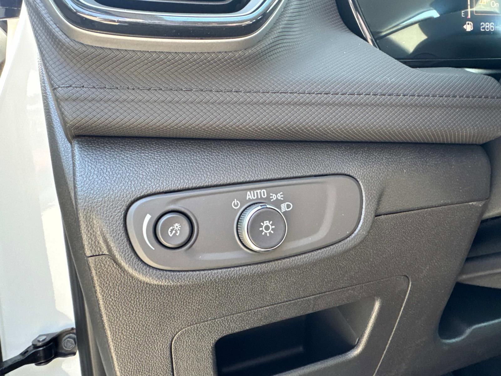 2025 Chevrolet Trailblazer Vehicle Photo in LOS ANGELES, CA 90007-3794