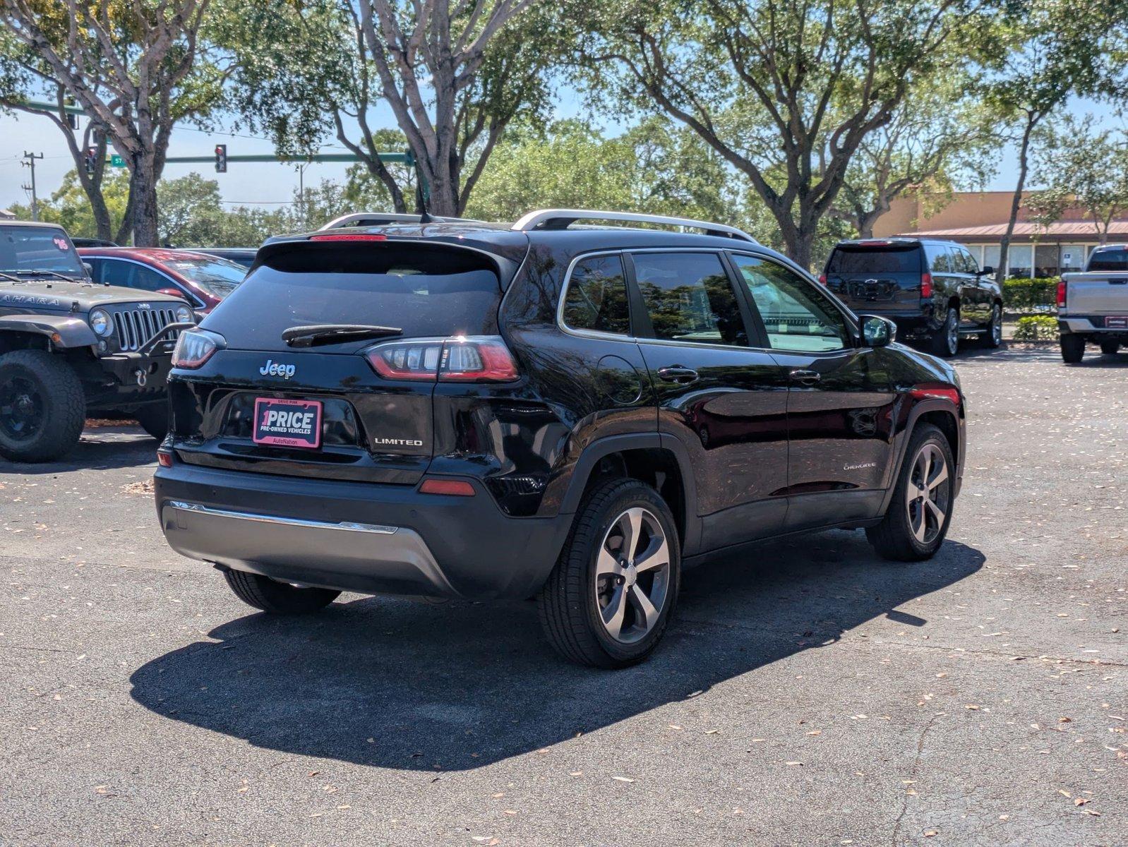 2019 Jeep Cherokee Vehicle Photo in GREENACRES, FL 33463-3207