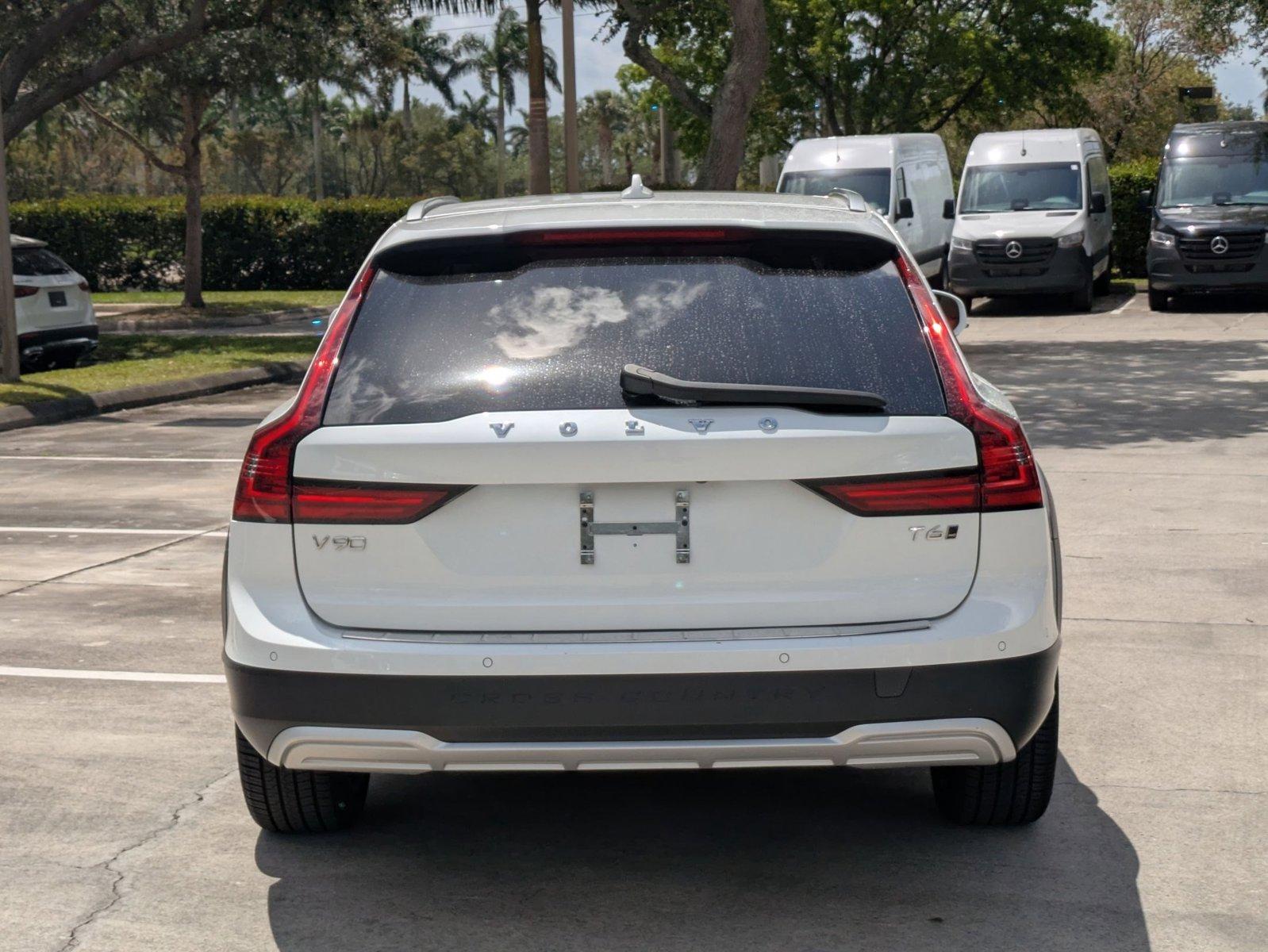 2021 Volvo V90 Cross Country Vehicle Photo in Coconut Creek, FL 33073