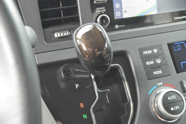 2020 Toyota Sienna Vehicle Photo in Houston, TX 77090