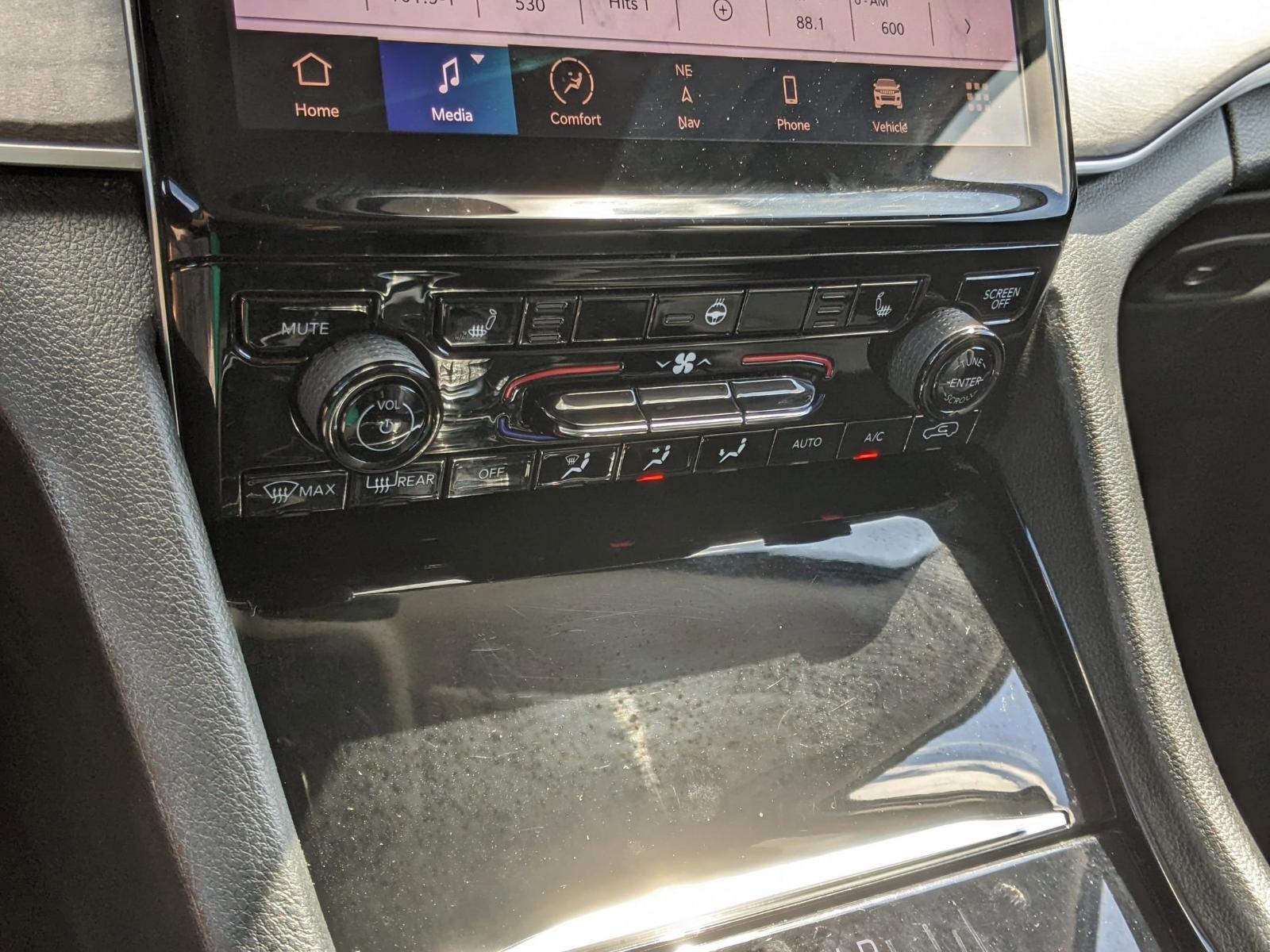 2023 Jeep Grand Cherokee L Vehicle Photo in Seguin, TX 78155