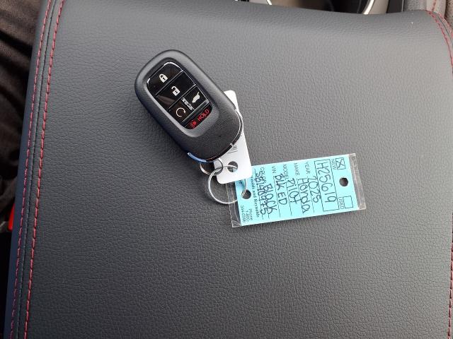 2025 Honda Pilot Vehicle Photo in Oshkosh, WI 54904
