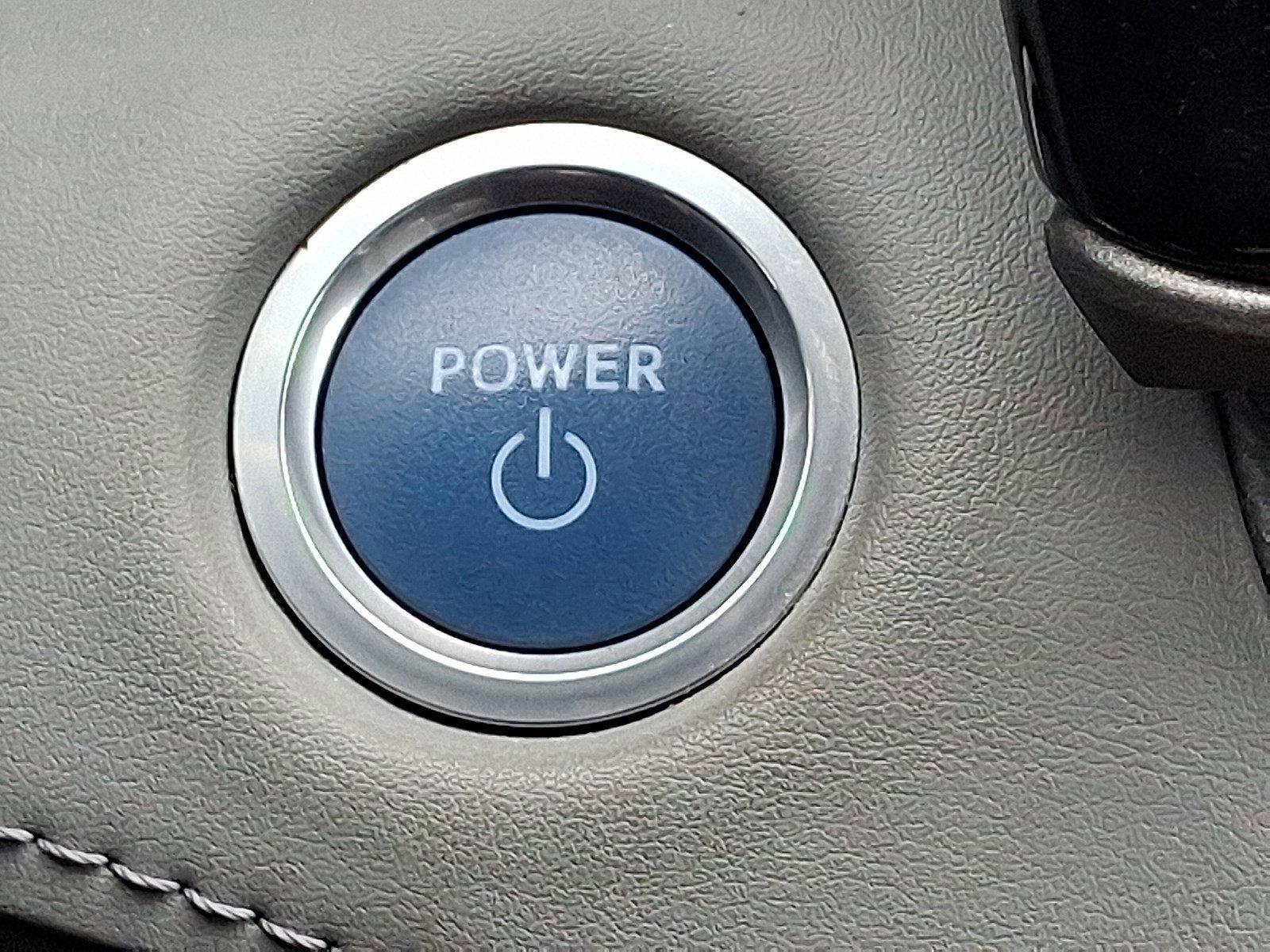 2020 Toyota Highlander Vehicle Photo in Harrisburg, PA 17111