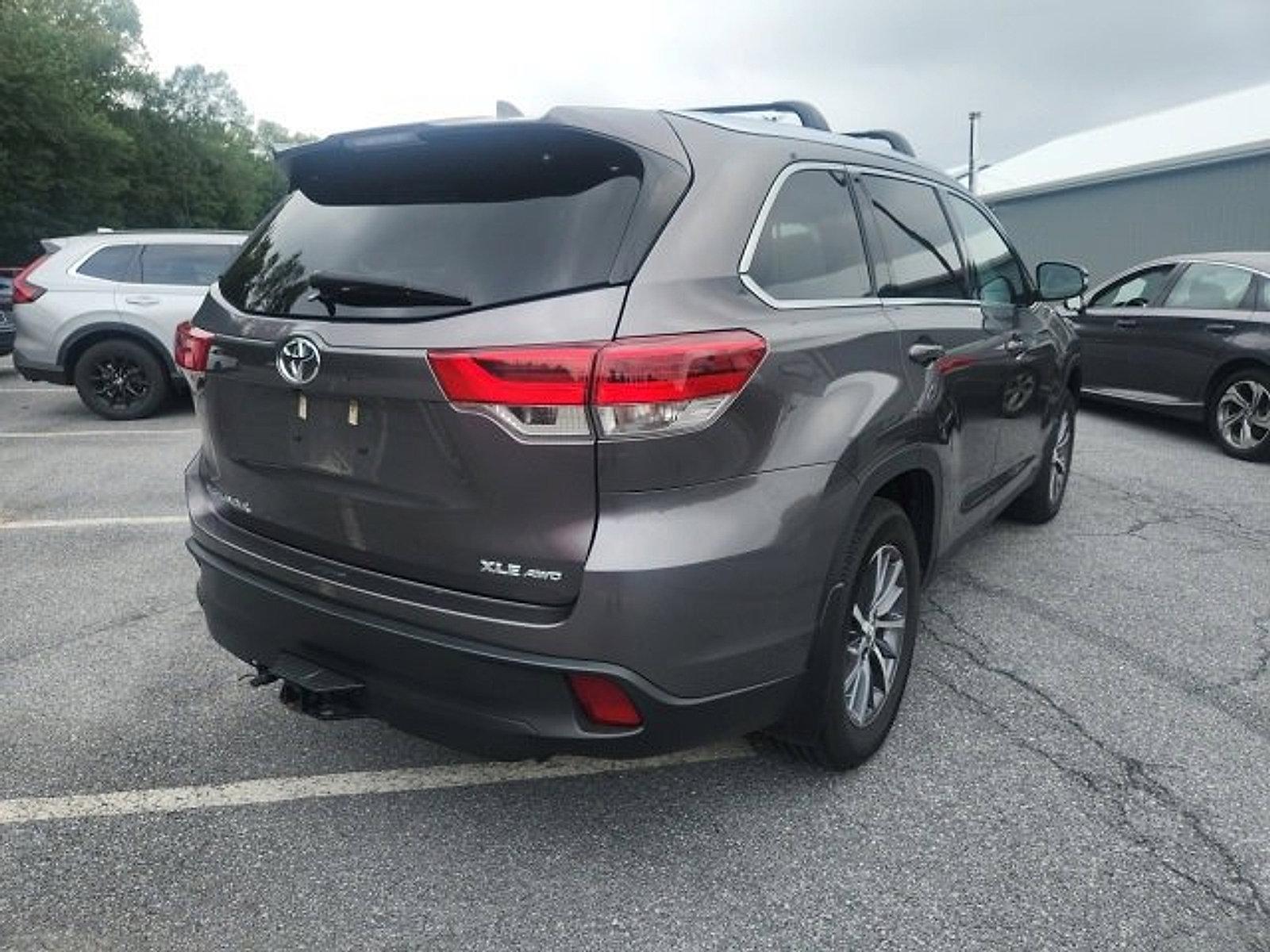 2019 Toyota Highlander Vehicle Photo in Harrisburg, PA 17111