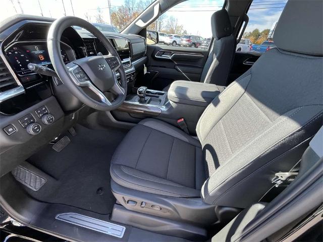 2025 Chevrolet Silverado 1500 Vehicle Photo in ALCOA, TN 37701-3235