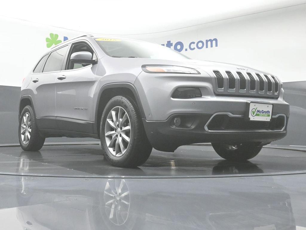 2018 Jeep Cherokee Vehicle Photo in Cedar Rapids, IA 52402