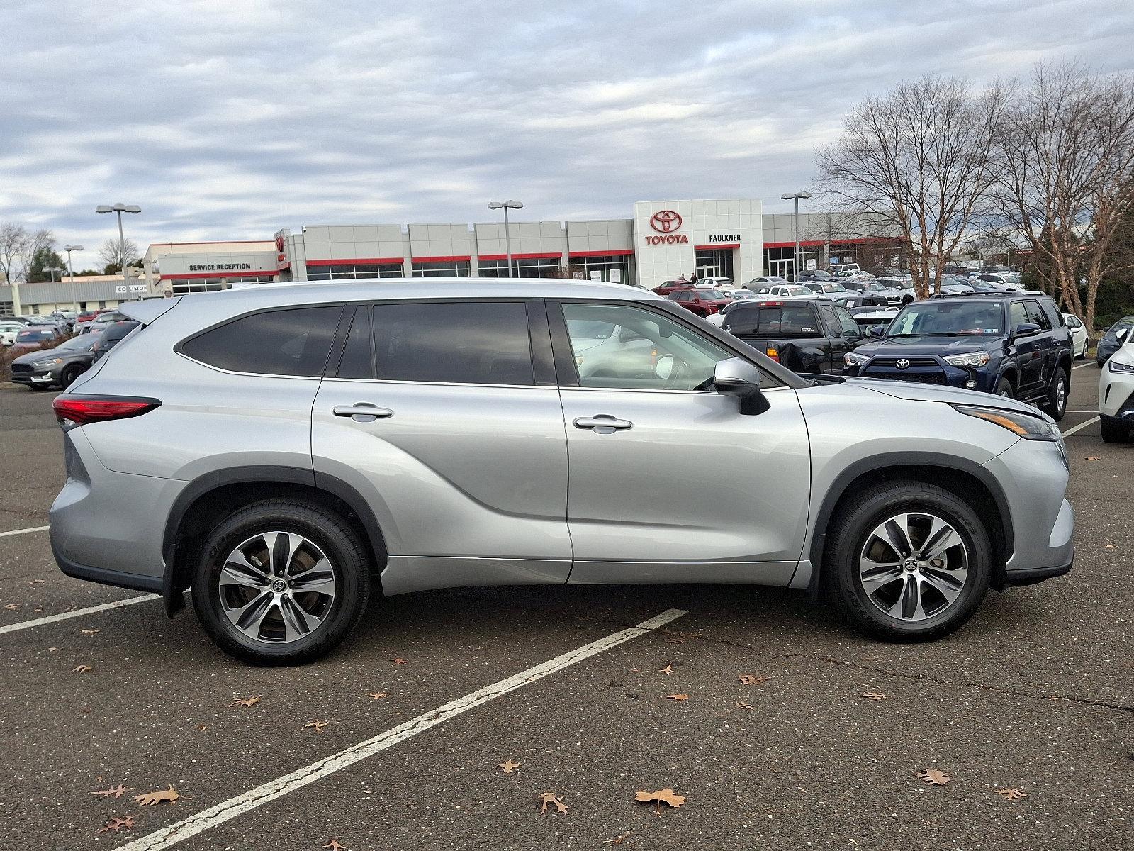 2021 Toyota Highlander Vehicle Photo in Trevose, PA 19053