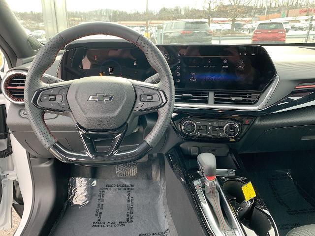 2025 Chevrolet Trax Vehicle Photo in MOON TOWNSHIP, PA 15108-2571