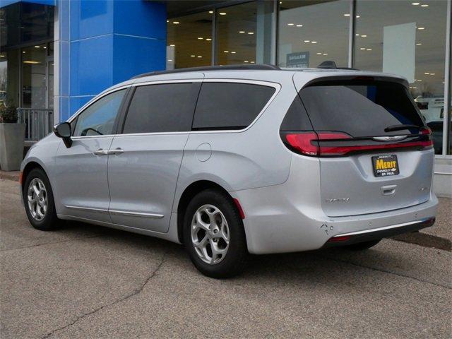 2023 Chrysler Pacifica Vehicle Photo in MAPLEWOOD, MN 55119-4794